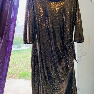 Robbie Bee Black and Gold Long Sleeve Dress